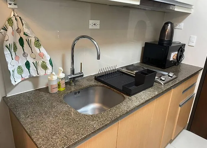 Cozy 1 Bedroom One Uptown Residences Bgc Manila